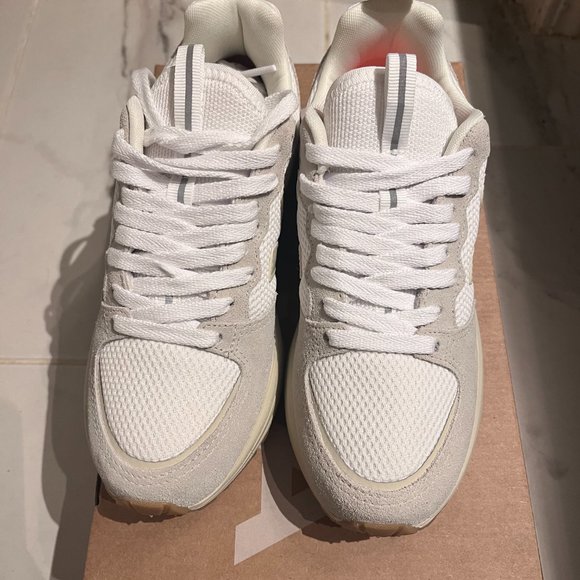 Veja Shoes - Picture 4 of 6